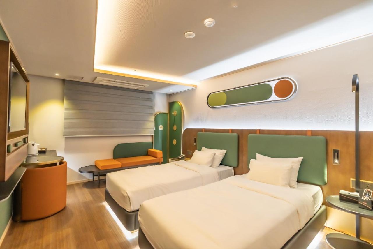L&L Central Hotel Jeju Exterior photo